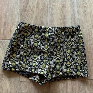 Y2K Beautiful high waisted shorts brand new never worn with pattern